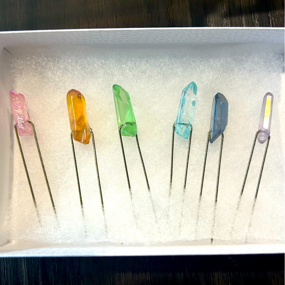 Plant pins with genuine aura quartz